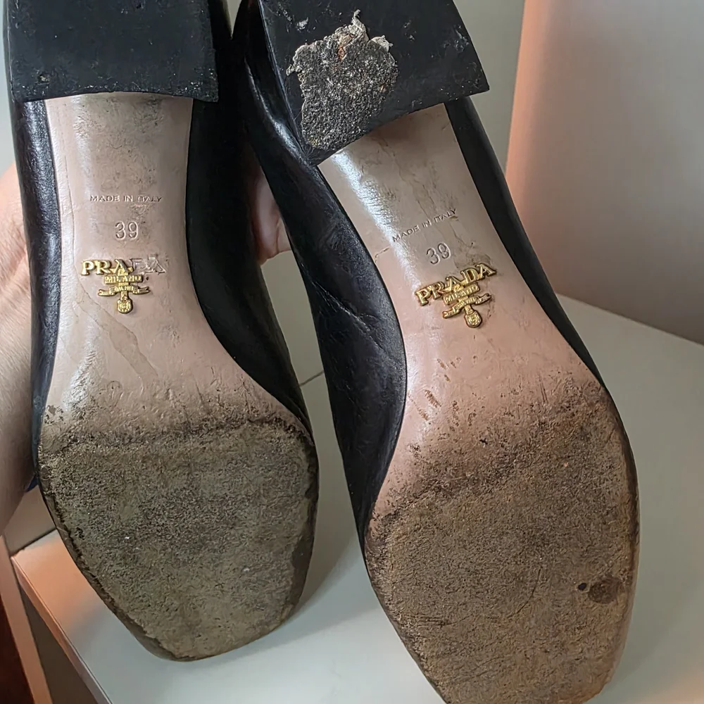 Prada Black Leather Stud Buckle Block Heel Pumps Size 39 Made in Italy - Picture 6 of 9